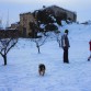 Disfrrutando de su primera nevada.